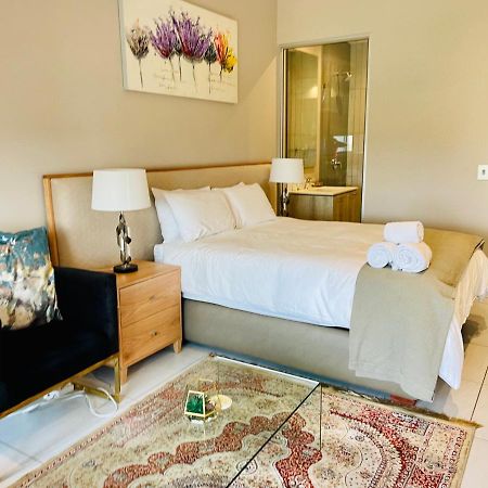 Menlyn Maine Trilogy Hotel Претория Экстерьер фото