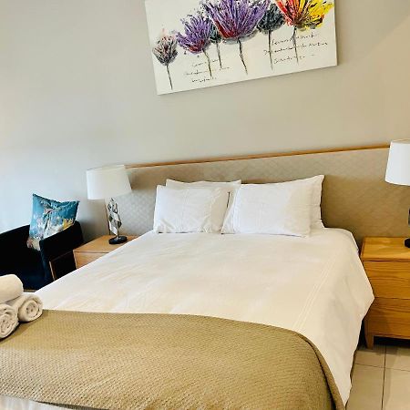 Menlyn Maine Trilogy Hotel Претория Экстерьер фото